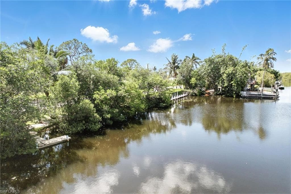 1300 Venetian WAY, NAPLES FL 34110-38
