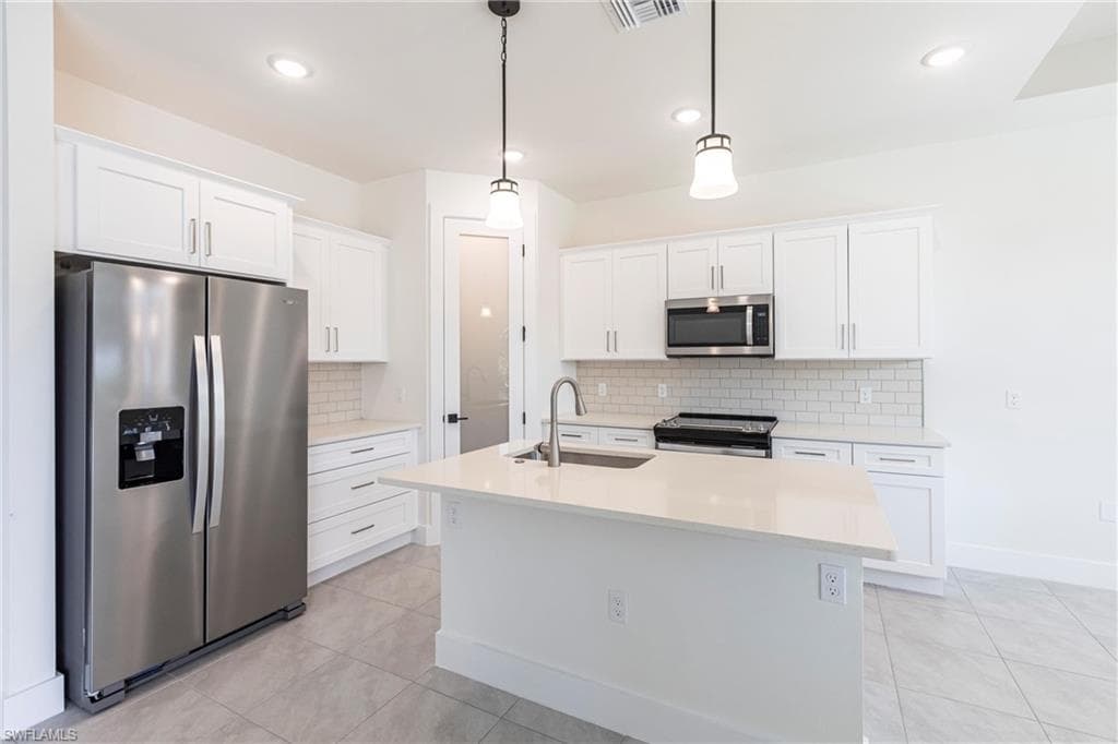 6141 Arbor AVE, FORT MYERS FL 33905-15