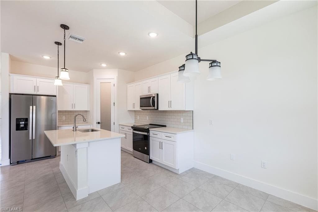 6141 Arbor AVE, FORT MYERS FL 33905-21