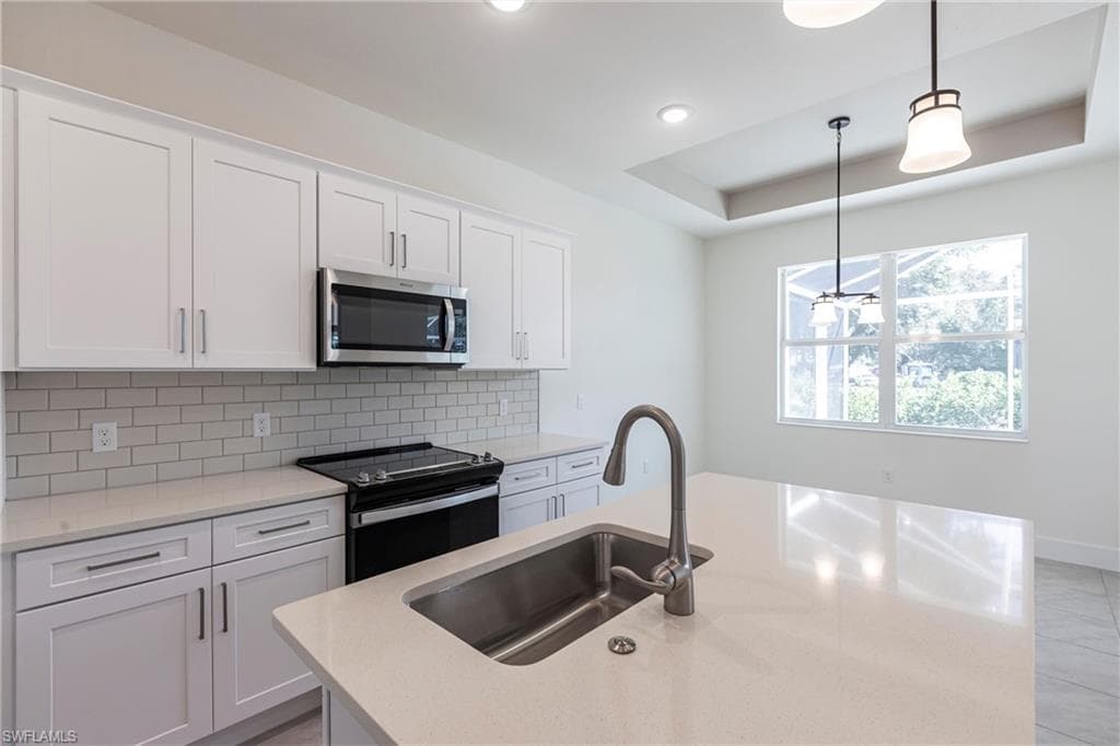 6141 Arbor AVE, FORT MYERS FL 33905-18