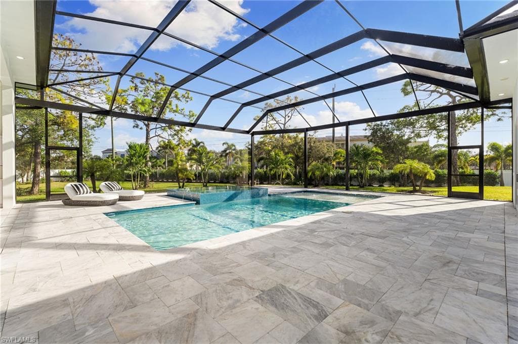 10 Caribbean RD, NAPLES FL 34108-1