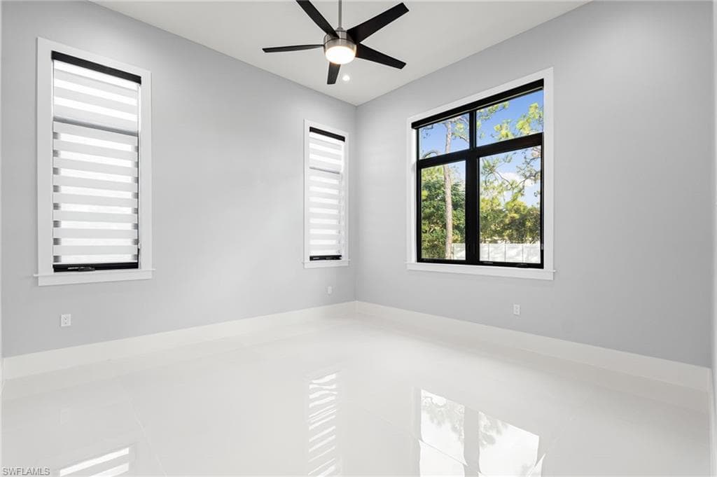 10 Caribbean RD, NAPLES FL 34108-29