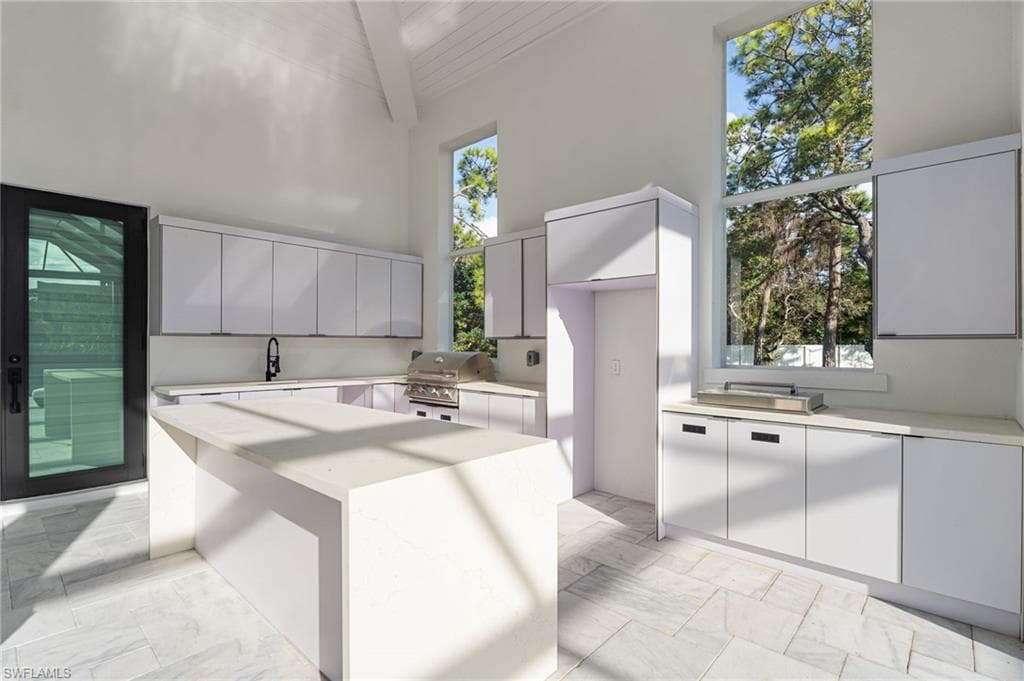 10 Caribbean RD, NAPLES FL 34108-18