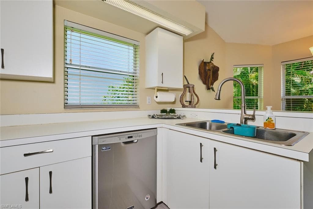 8192 Breton CIR, FORT MYERS FL 33912-9