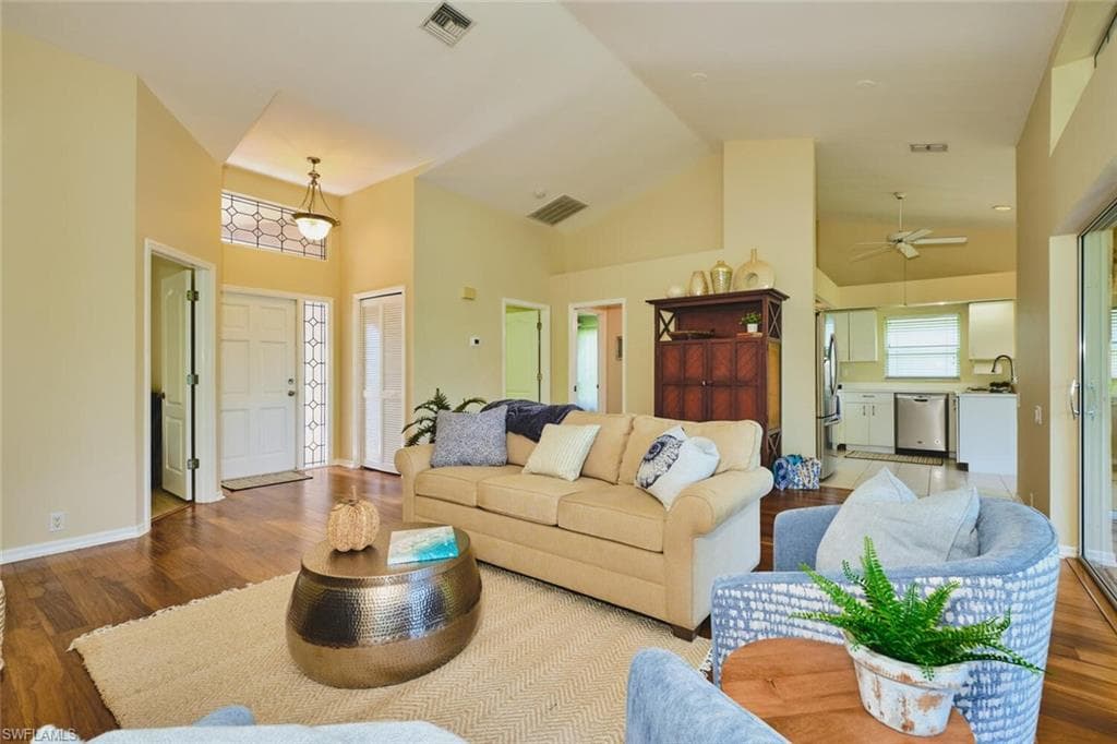 8192 Breton CIR, FORT MYERS FL 33912-14