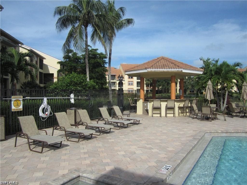 7925 Preserve CIR # 321, NAPLES FL 34119-15