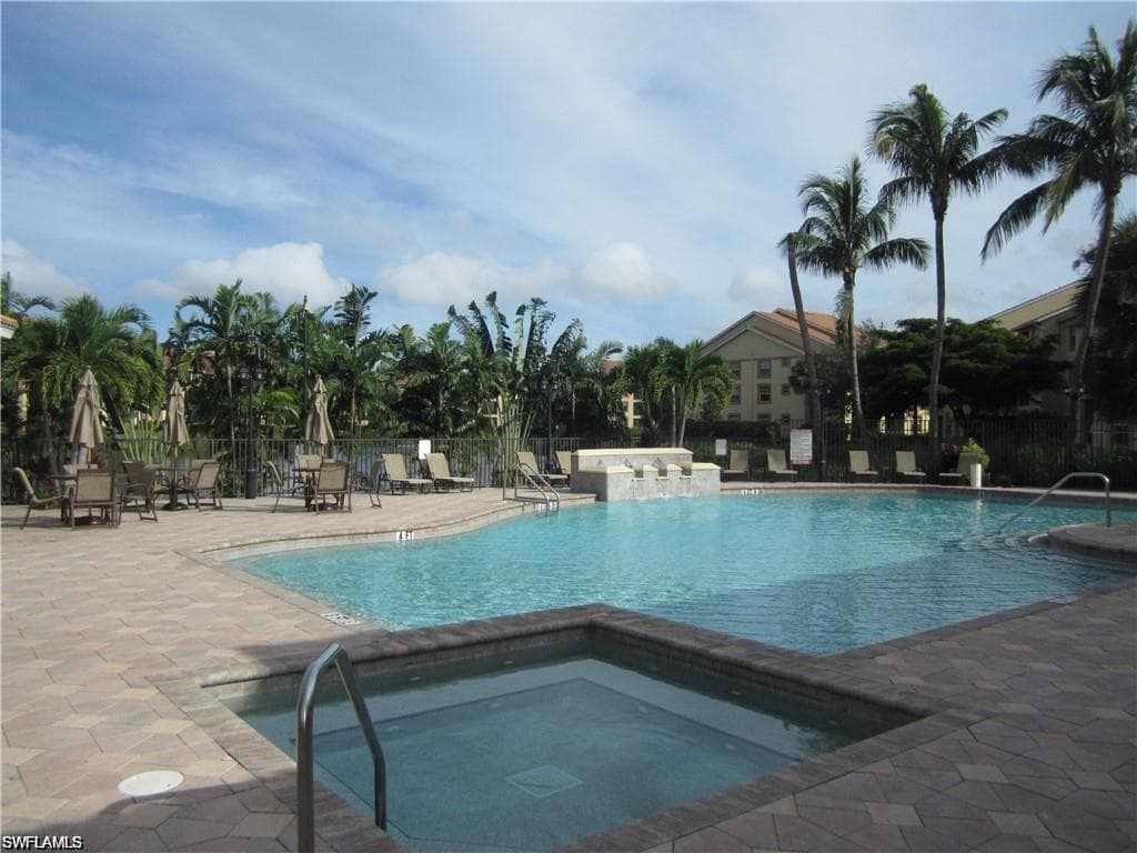 7925 Preserve CIR # 321, NAPLES FL 34119-13
