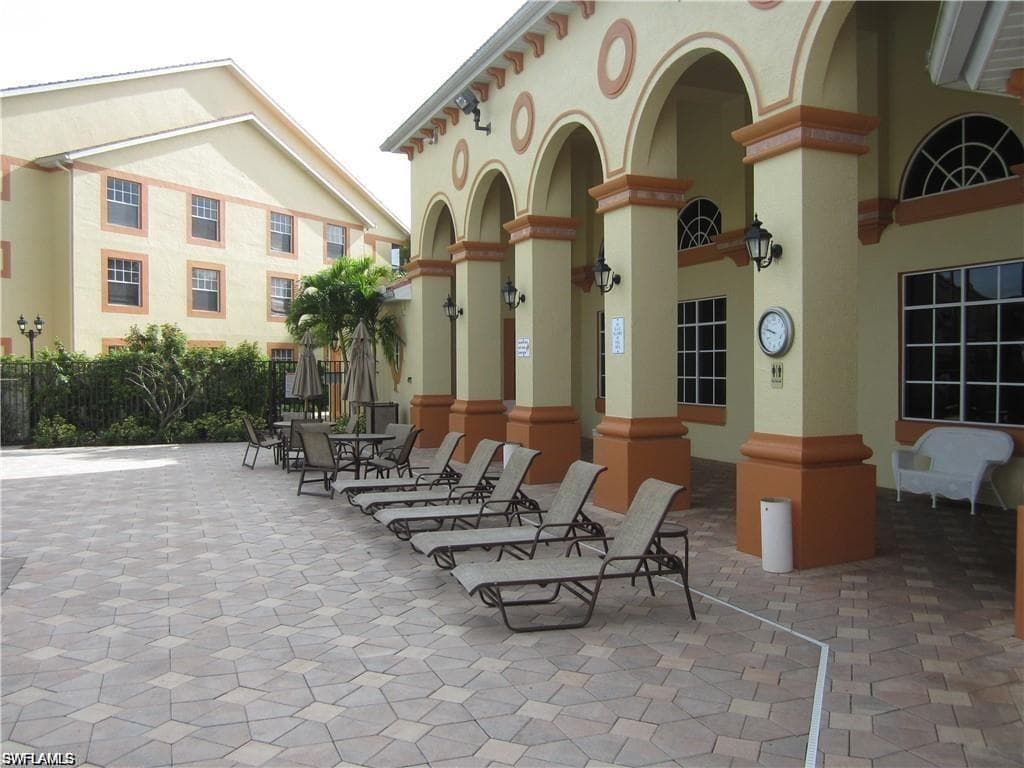 7925 Preserve CIR # 321, NAPLES FL 34119-17