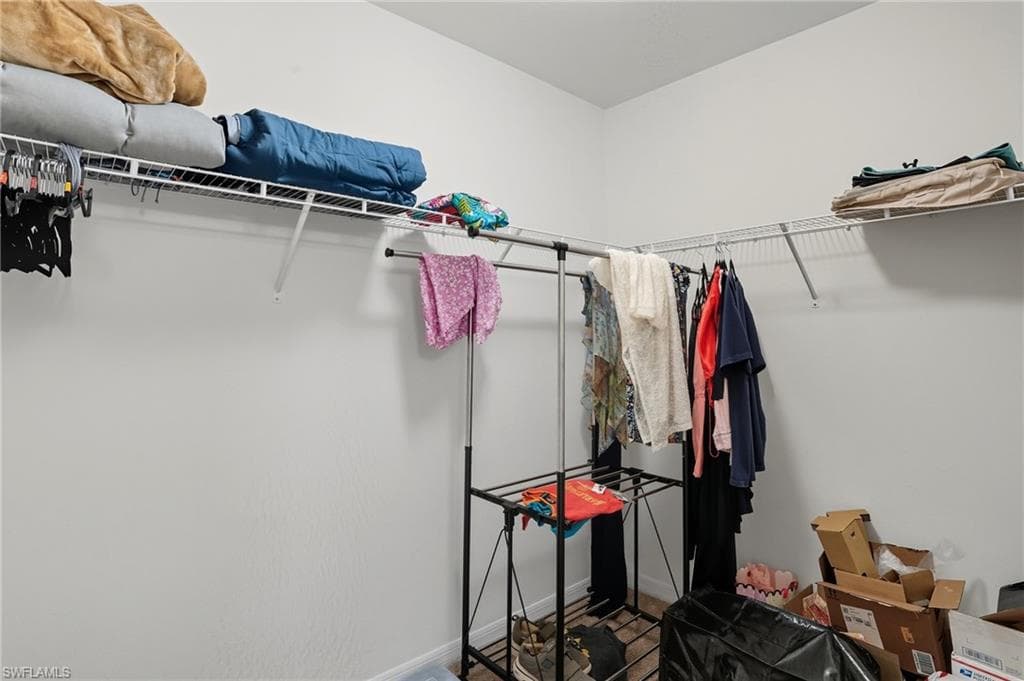 3164 Estancia LN, CAPE CORAL FL 33909-22