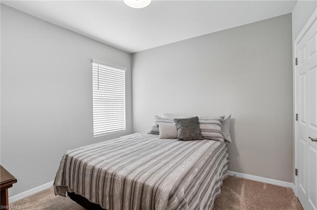 3164 Estancia LN, CAPE CORAL FL 33909-26