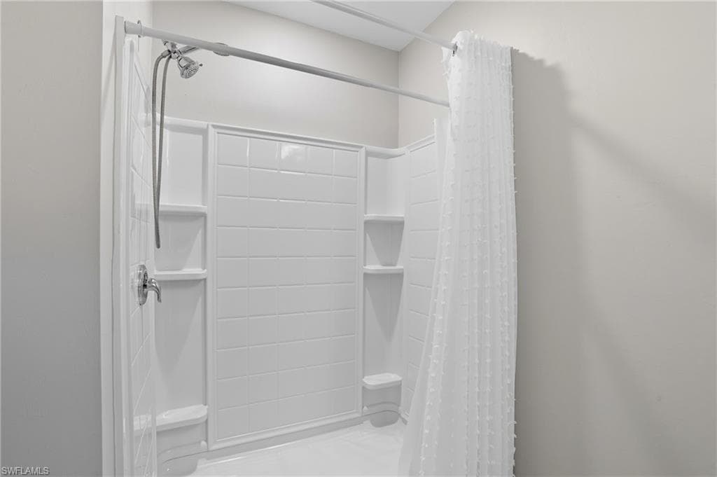 3164 Estancia LN, CAPE CORAL FL 33909-21