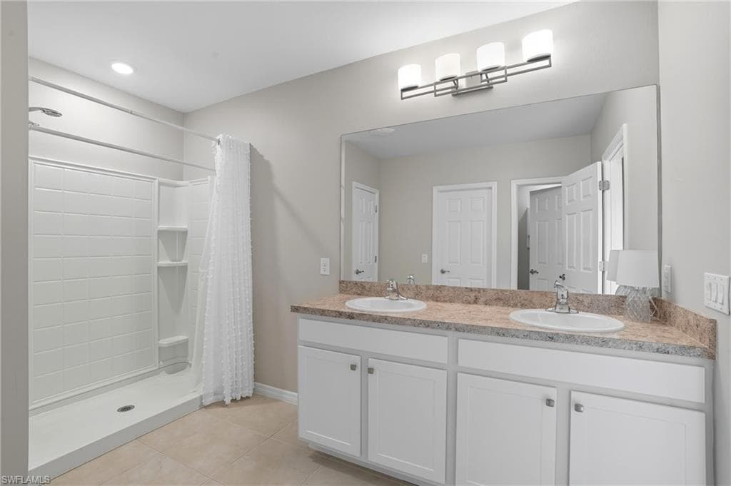 3164 Estancia LN, CAPE CORAL FL 33909-20