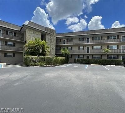 5419 Rattlesnake Hammock RD # F205, NAPLES FL 34113-8