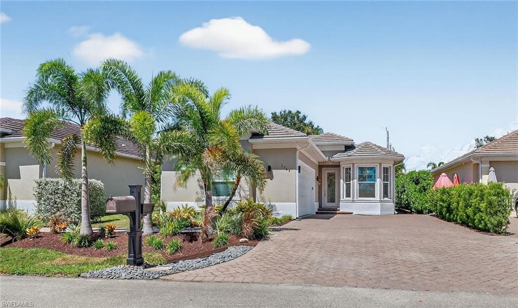 2769 Linda DR, NAPLES FL 34112-46