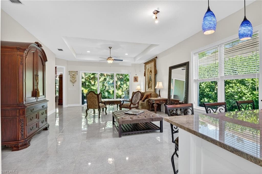 2769 Linda DR, NAPLES FL 34112-2