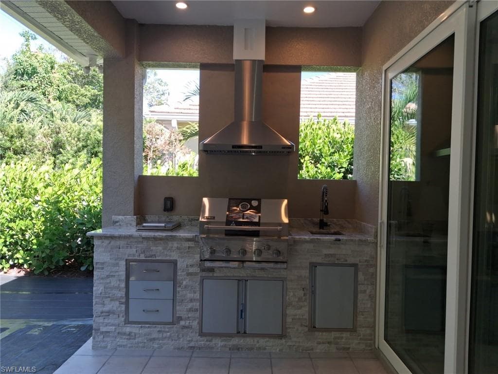 2769 Linda DR, NAPLES FL 34112-33