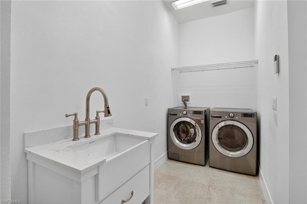 2769 Linda DR, NAPLES FL 34112-32