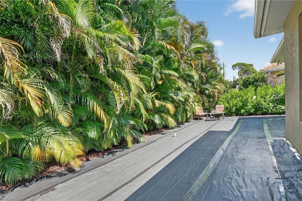 2769 Linda DR, NAPLES FL 34112-39