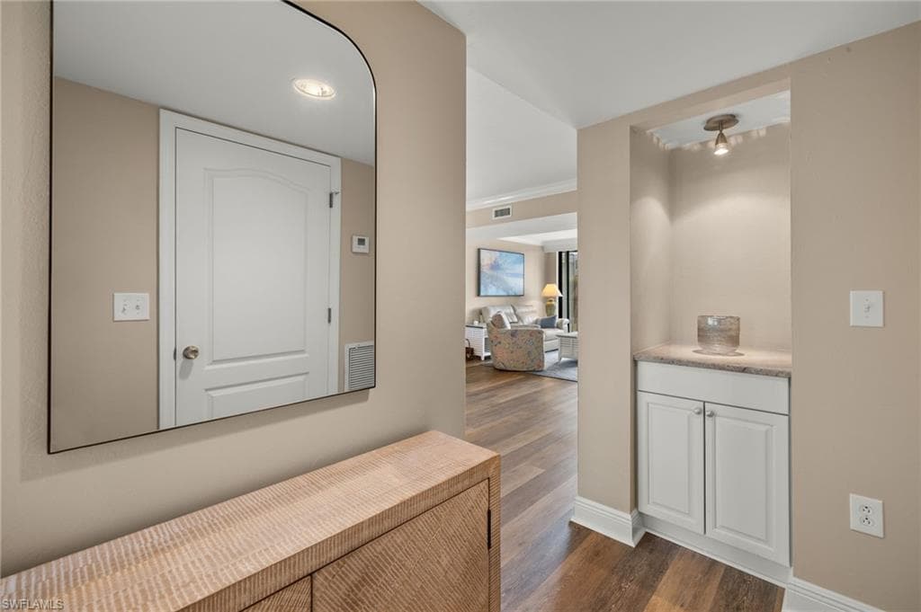 4200 Steamboat BEND # 303, FORT MYERS FL 33919-19