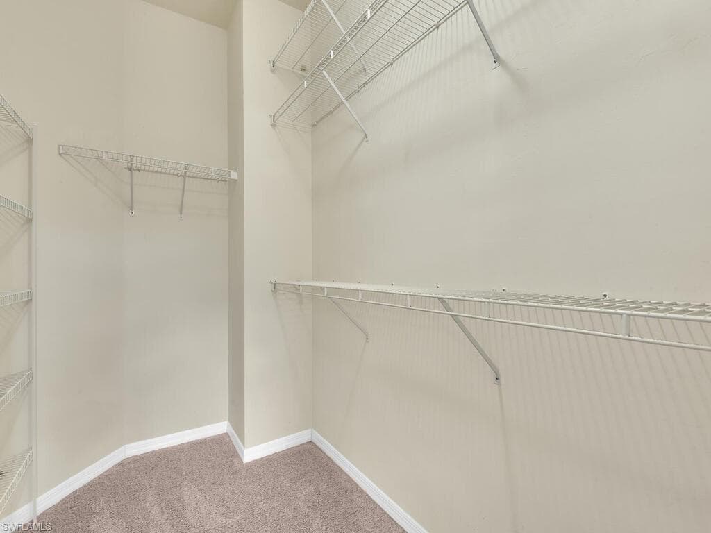 11771 Pinewood Lakes DR, FORT MYERS FL 33913-25