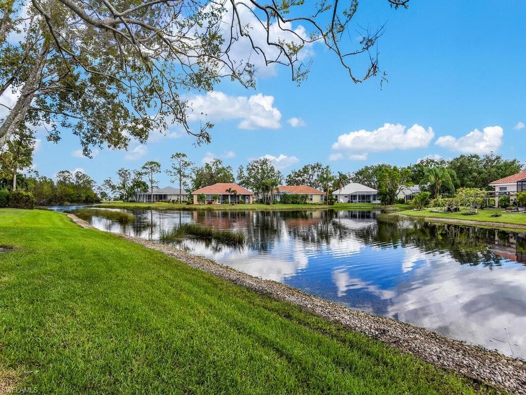 11771 Pinewood Lakes DR, FORT MYERS FL 33913-32