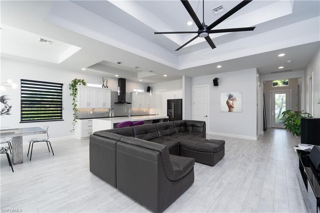 198 2nd ST, BONITA SPRINGS FL 34134-6