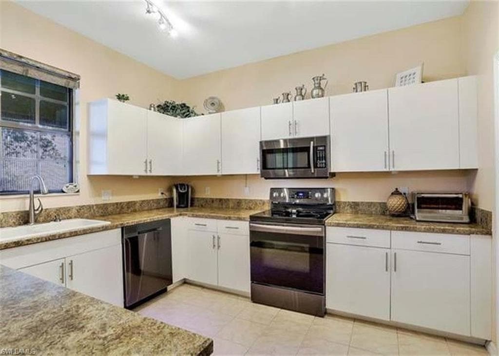 14751 Pinnacle PL, NAPLES FL 34119-4