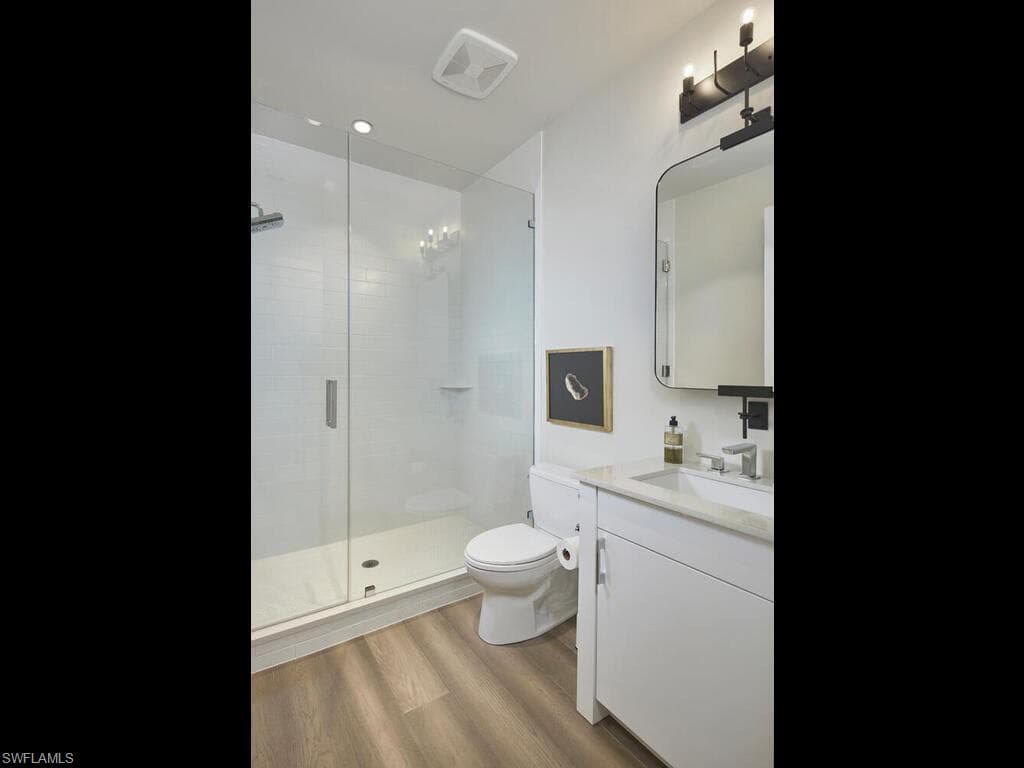 850 Central AVE # 301, OTHER FL 34102-16