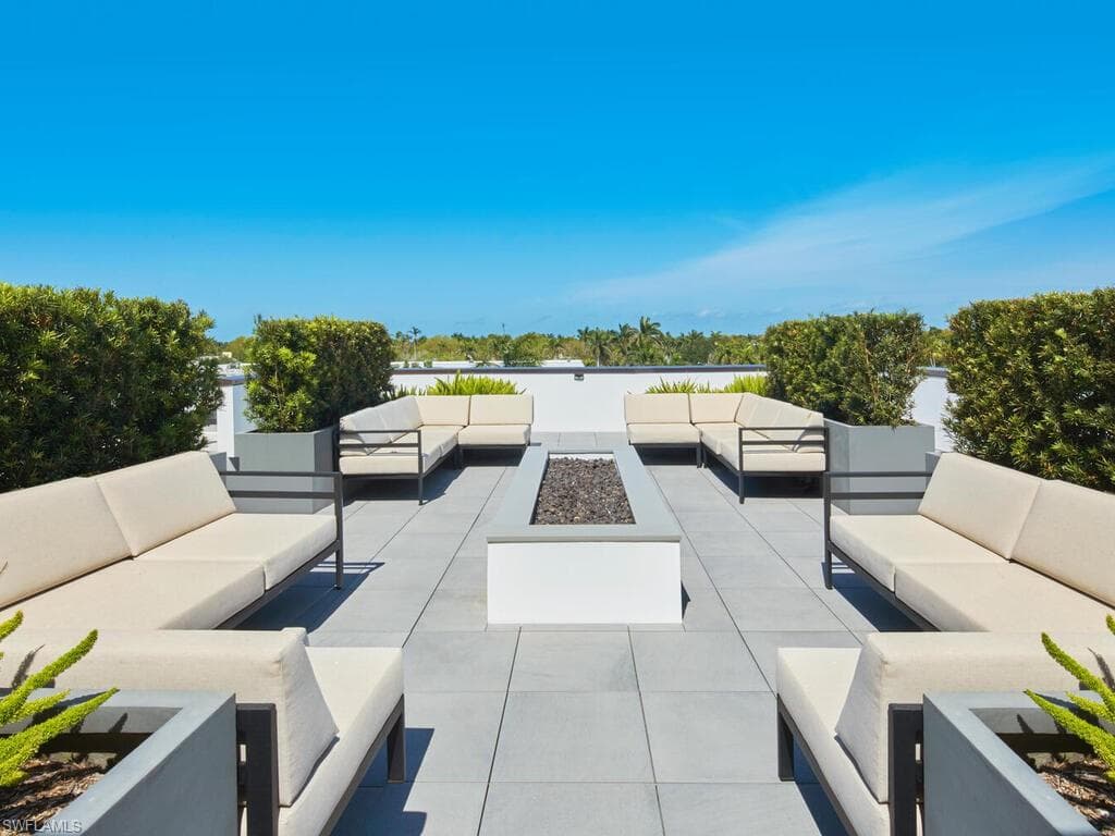 850 Central AVE # 301, OTHER FL 34102-21