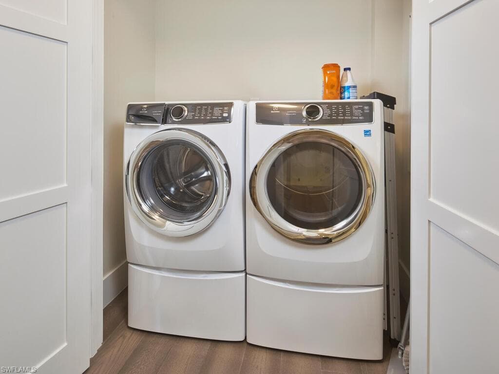 850 Central AVE # 301, OTHER FL 34102-19