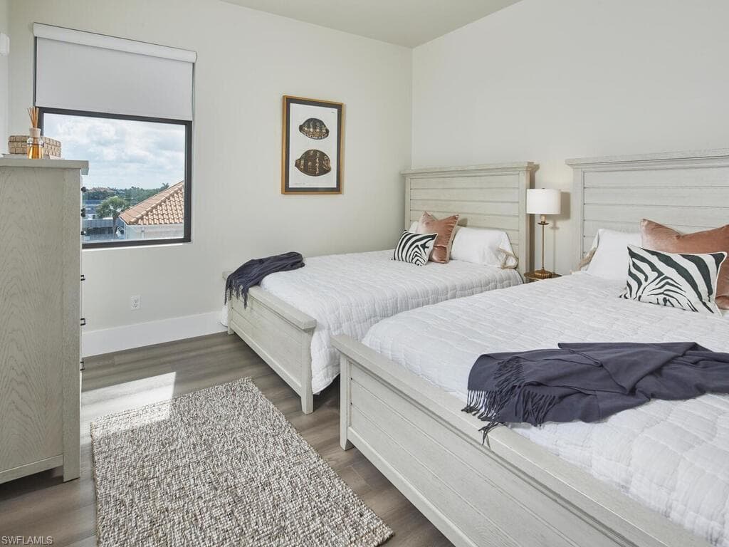 850 Central AVE # 301, OTHER FL 34102-14