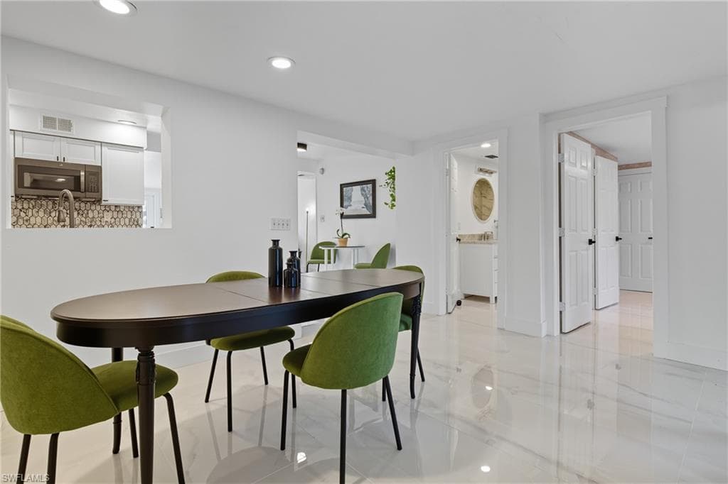 1280 Pine ST, NAPLES FL 34104-16