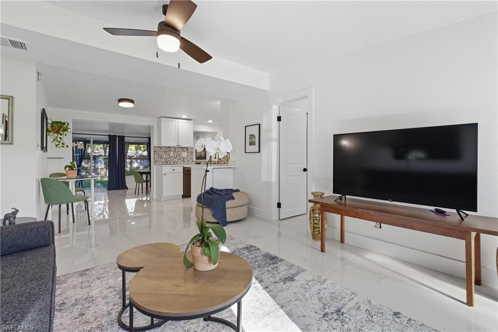 1280 Pine ST, NAPLES FL 34104-2
