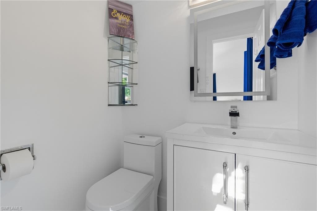 1280 Pine ST, NAPLES FL 34104-8