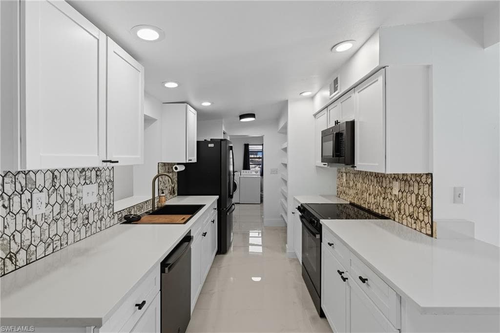 1280 Pine ST, NAPLES FL 34104-9