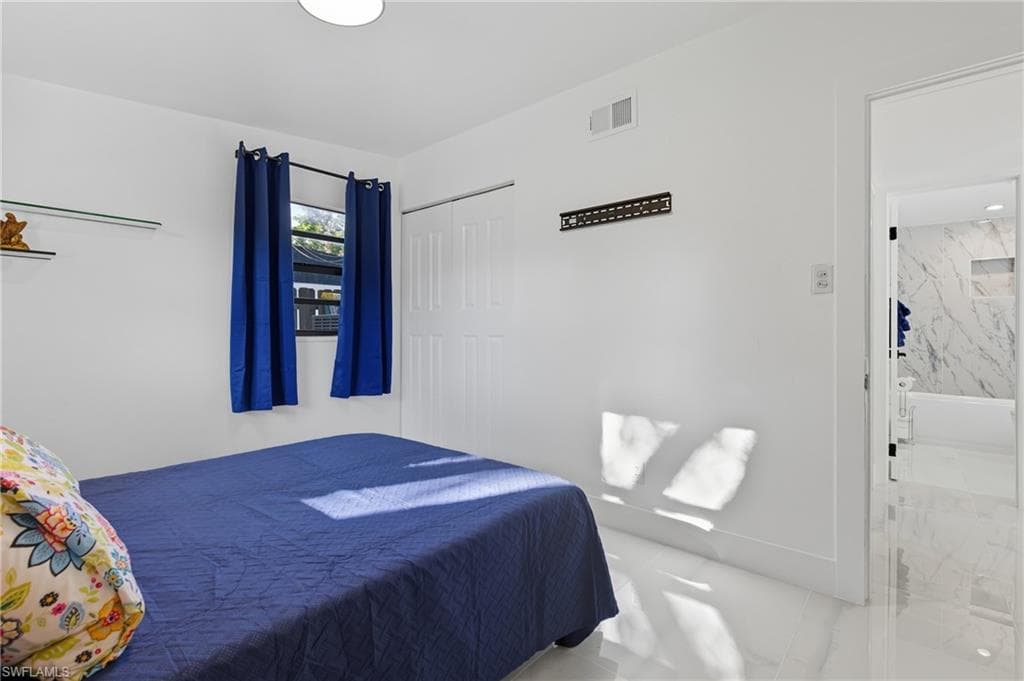 1280 Pine ST, NAPLES FL 34104-30
