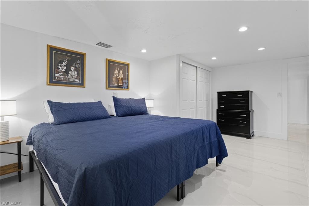 1280 Pine ST, NAPLES FL 34104-7