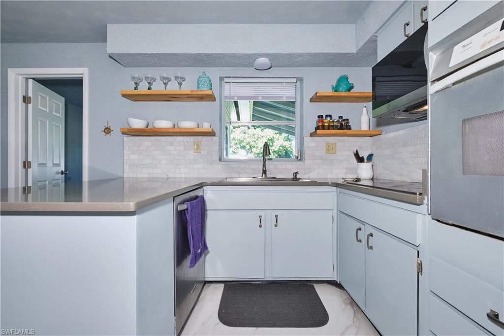 372 Altamont AVE, FORT MYERS FL 33905-5