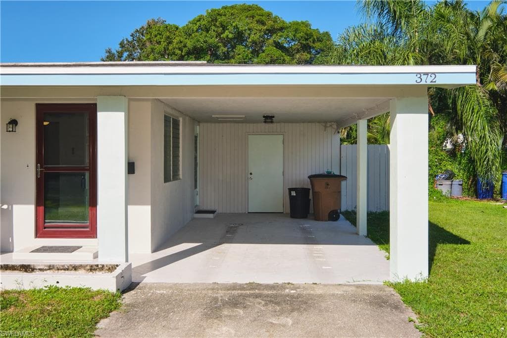 372 Altamont AVE, FORT MYERS FL 33905-15