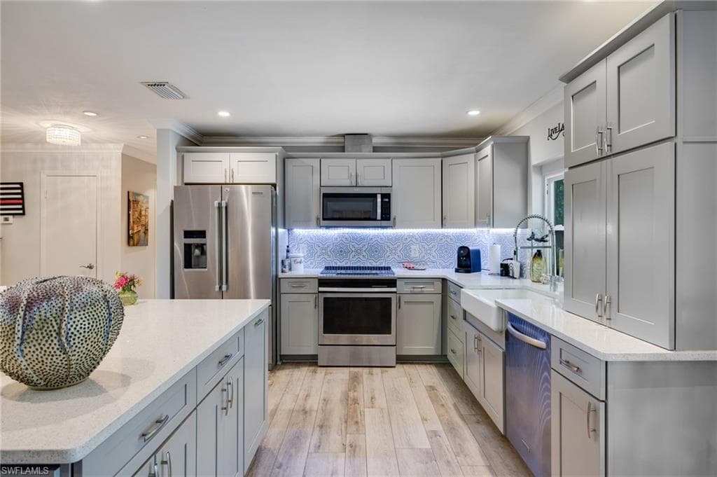 3523 Santiago WAY, NAPLES FL 34105-6