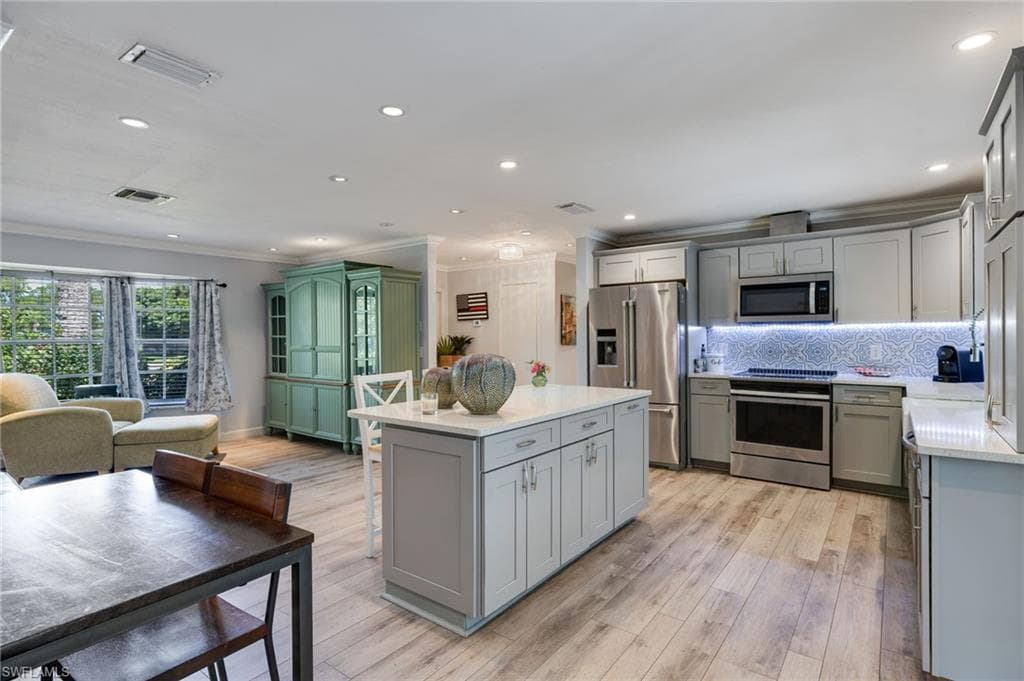 3523 Santiago WAY, NAPLES FL 34105-8