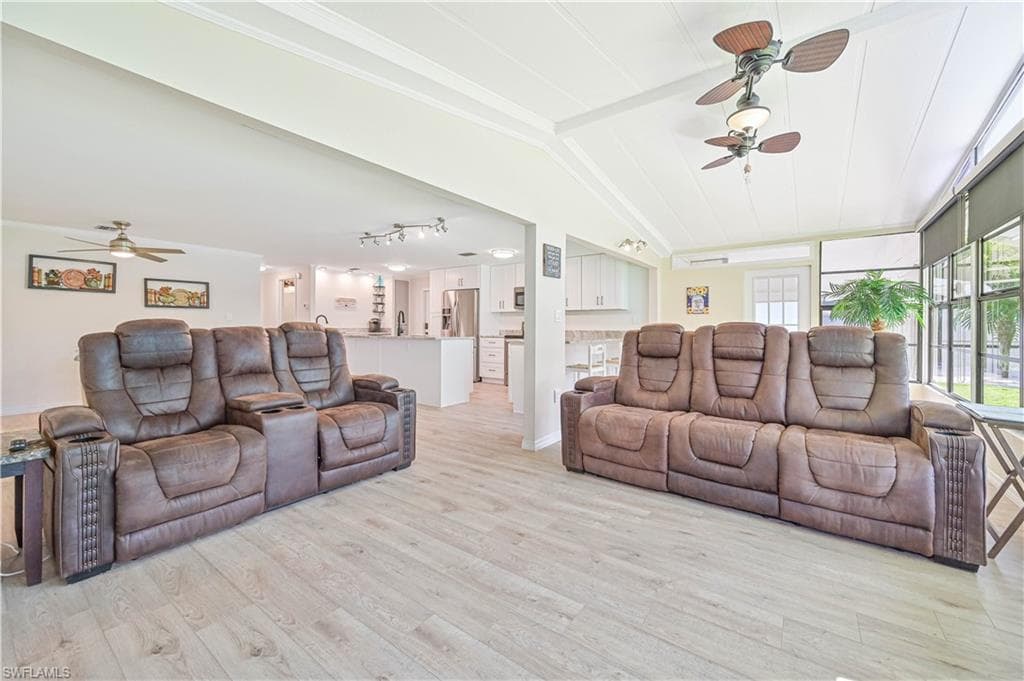 108 Windjammer WAY, FORT MYERS FL 33908-13