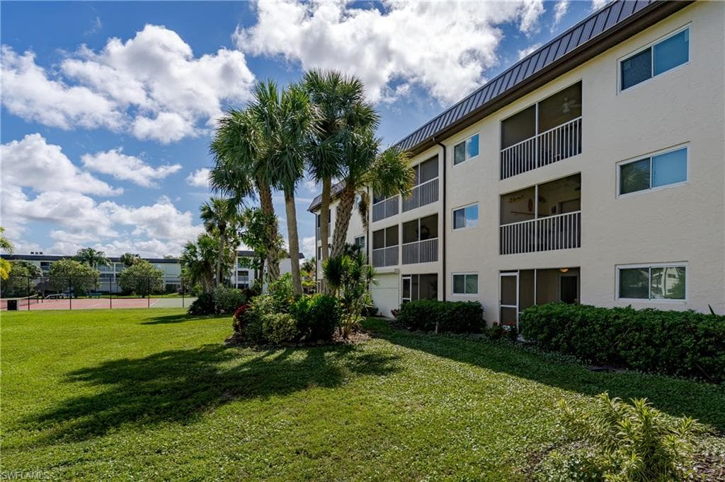 1008 Manatee RD # G104, NAPLES FL 34114-22