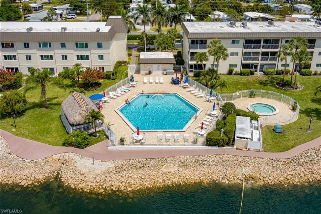 1008 Manatee RD # G104, NAPLES FL 34114-1