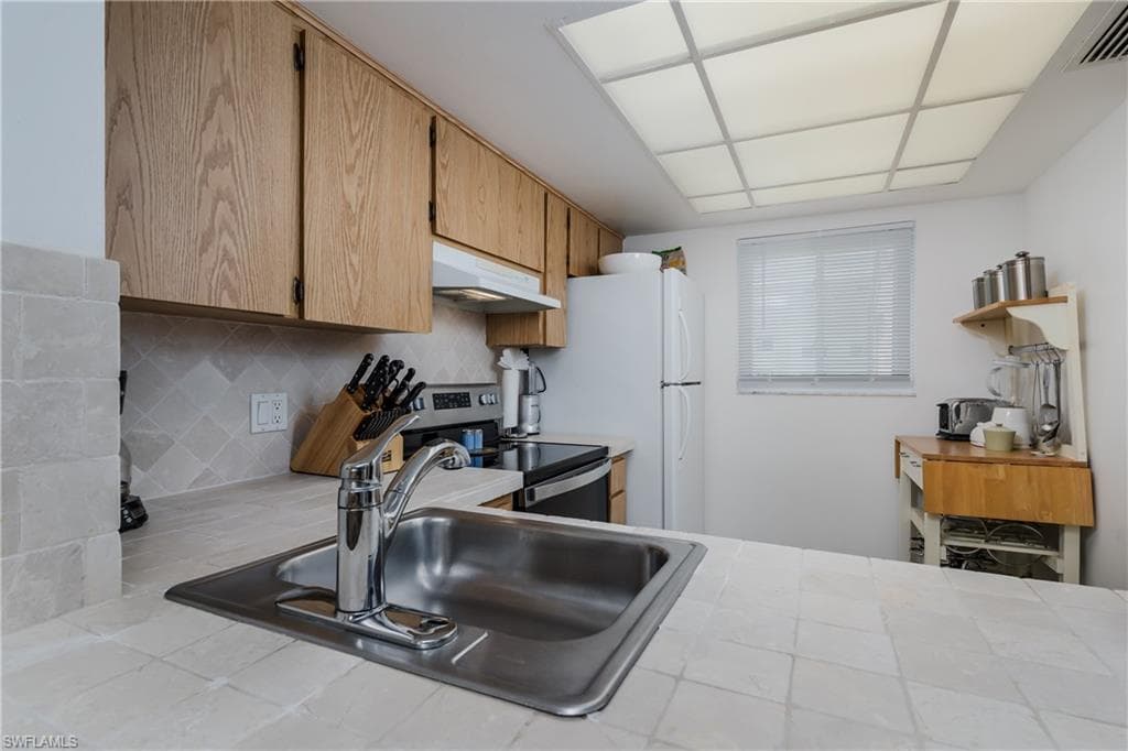 1008 Manatee RD # G104, NAPLES FL 34114-5