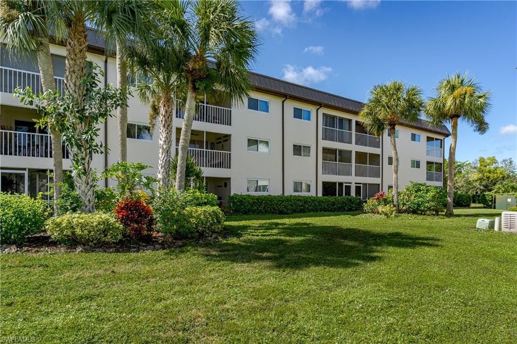 1008 Manatee RD # G104, NAPLES FL 34114-21