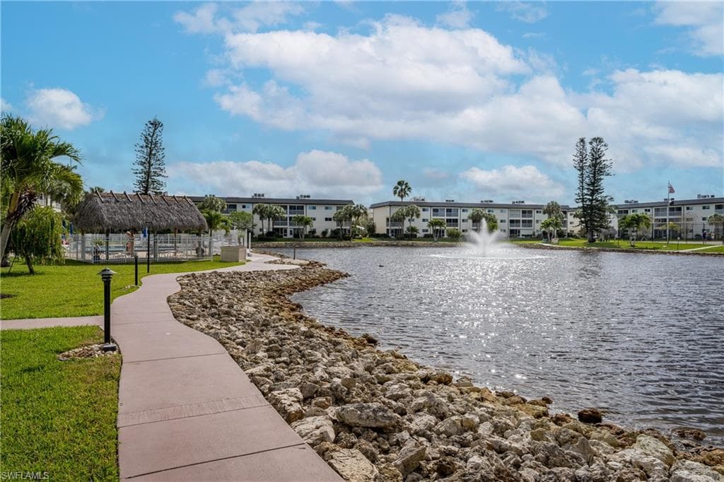 1008 Manatee RD # G104, NAPLES FL 34114-30