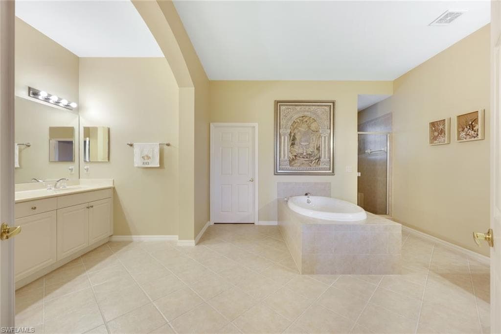 3530 Lansing LOOP # 202, ESTERO FL 33928-22