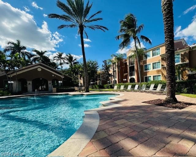 1210 Reserve WAY # 204, NAPLES FL 34105-35