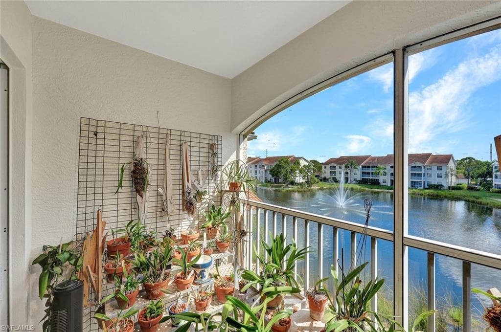 4630 Saint Croix LN # 831, NAPLES FL 34109-1